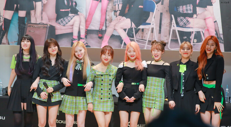 190525 Weki Meki at 'LOCK END LOL' Fansign documents 1