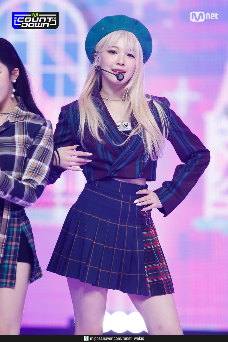 210909 fromis_9 - 'Talk & Talk' at M Countdown documents 11