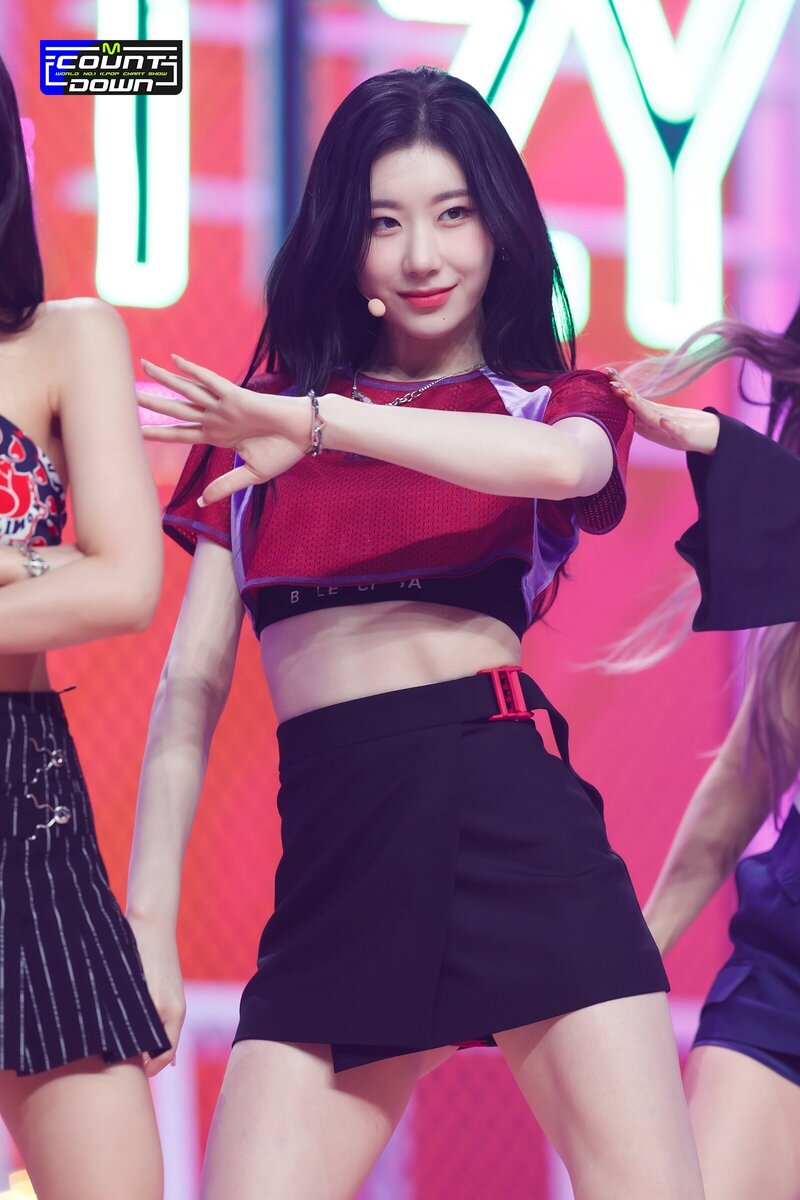 220721 ITZY Chaeryeong - 'SNEAKERS' at M Countdown documents 6