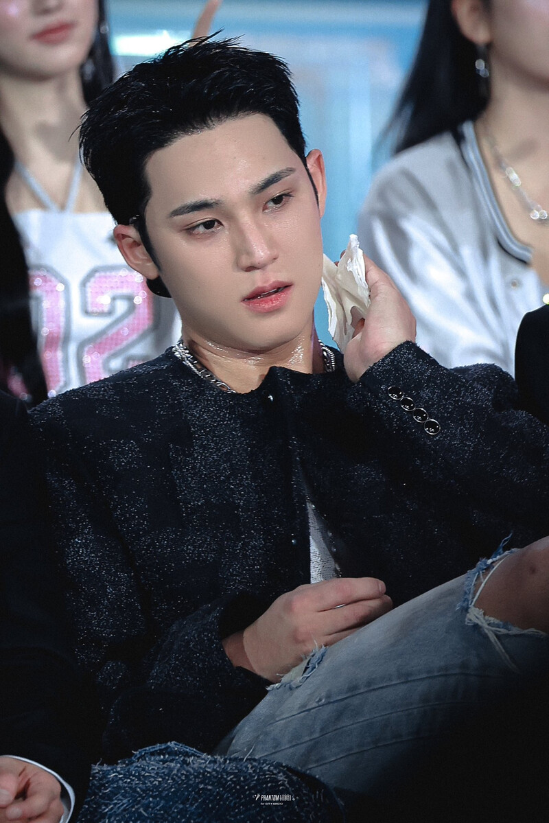 250105 SEVENTEEN Mingyu at Golden Disc Awards 2025 documents 11