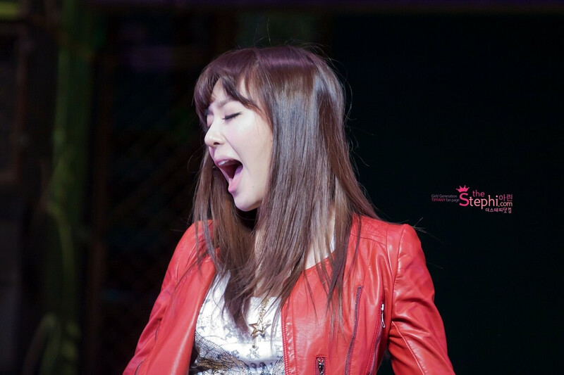 111221 Girls' Generation Tiffany at FAME! Musical First Show documents 12