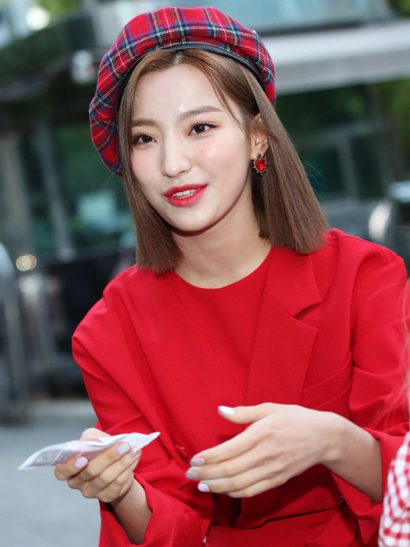 181012 fromis_9 Saerom - Music Bank Rehearsal documents 2