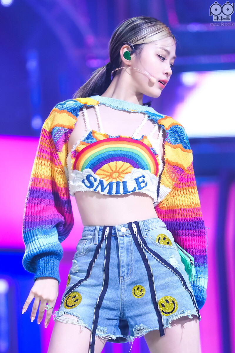 210926 ITZY - 'LOCO' at Inkigayo documents 3