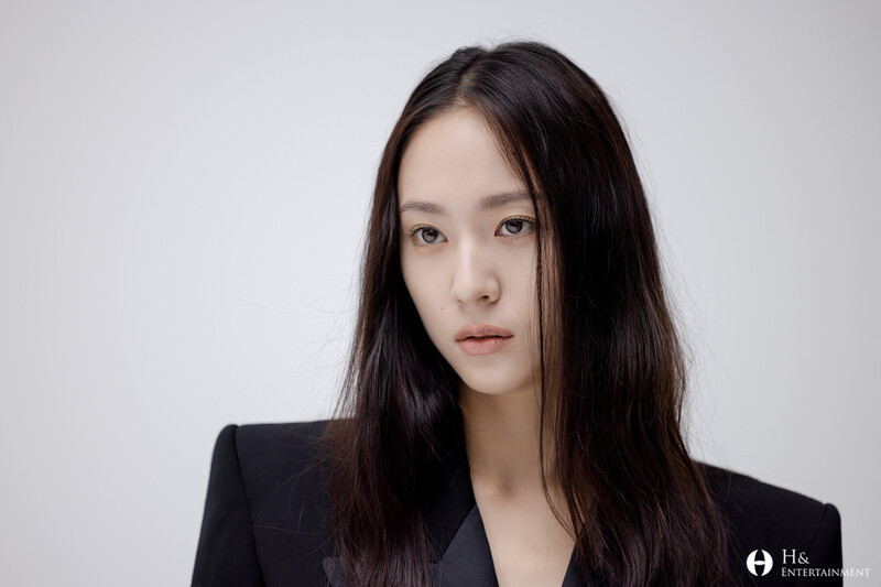 221127 H& Naver Post - Krystal - Prestige Magazine Photoshoot Behind documents 2