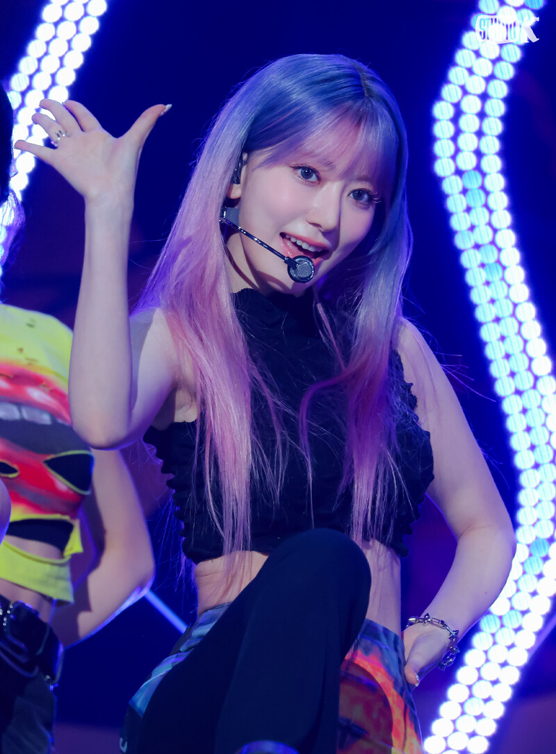 240830 LE SSERAFIM Sakura - 'CRAZY' at Music Bank documents 4