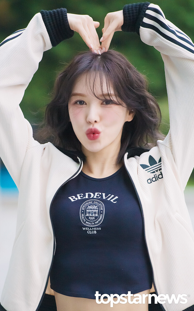 240911 Red Velvet Wendy - Young Street Commute documents 2