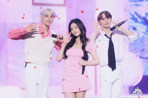 210814 Music Core MC's Jungwoo x Minju x Lee Know at Music Core