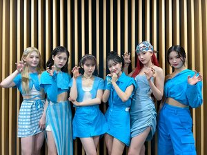 220728 STAYC SNS Update at M Countdown