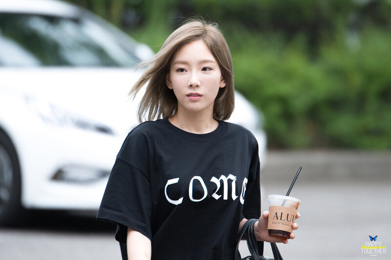 160701 Taeyeon at Music Bank documents 5