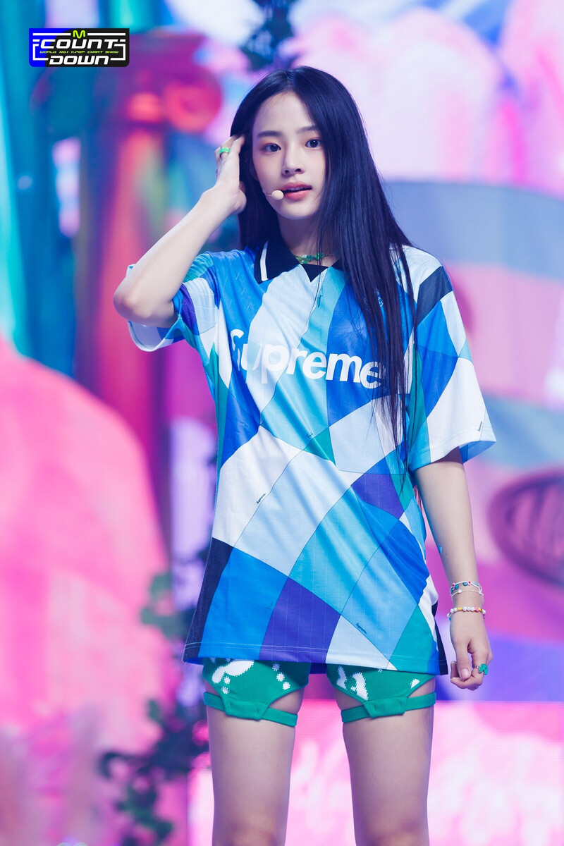 220811 NewJeans Minji 'Attention' at M Countdown documents 8