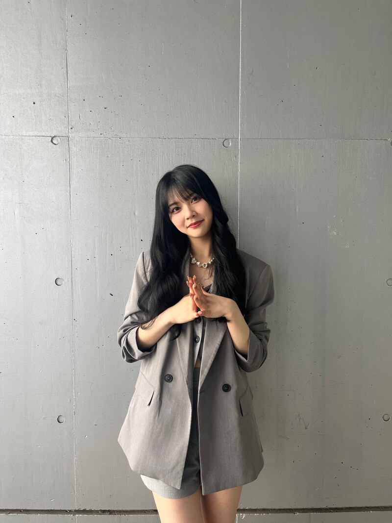 240511 - eite Instagram Update: YUISA documents 3