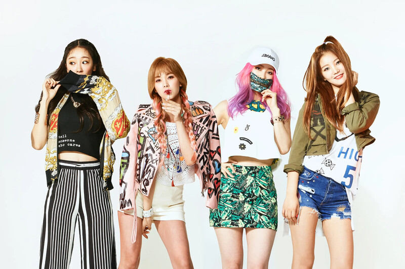 D.Holic_Color_Me_Rad_promotional_photo_3.png