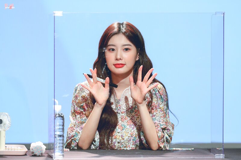 210703 Hyewon - Fansign Event documents 25