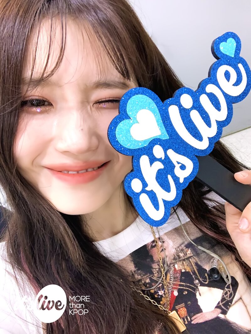 220203 itsLIVE Twitter Update - fromis_9 documents 2