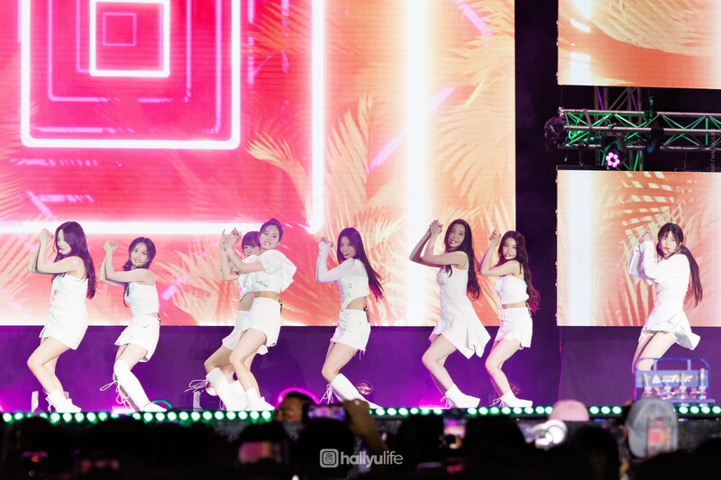 240511 fromis_9 - KWAVE Music Festival in Manila documents 4